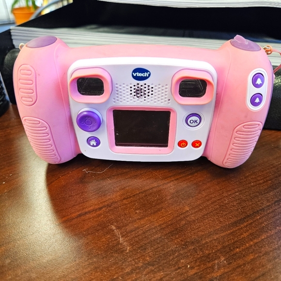 Pink and Purple  KidiZoom Camera by VTech - Picture 2 of 4